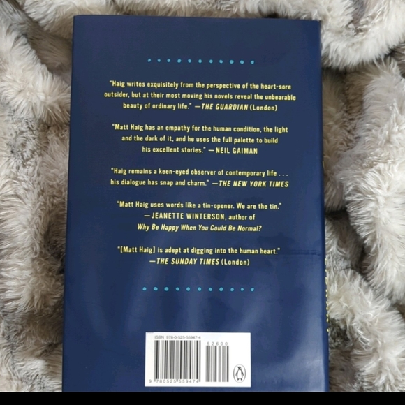 The Midnight Library by Matt Haig Book - Picture 2 of 3